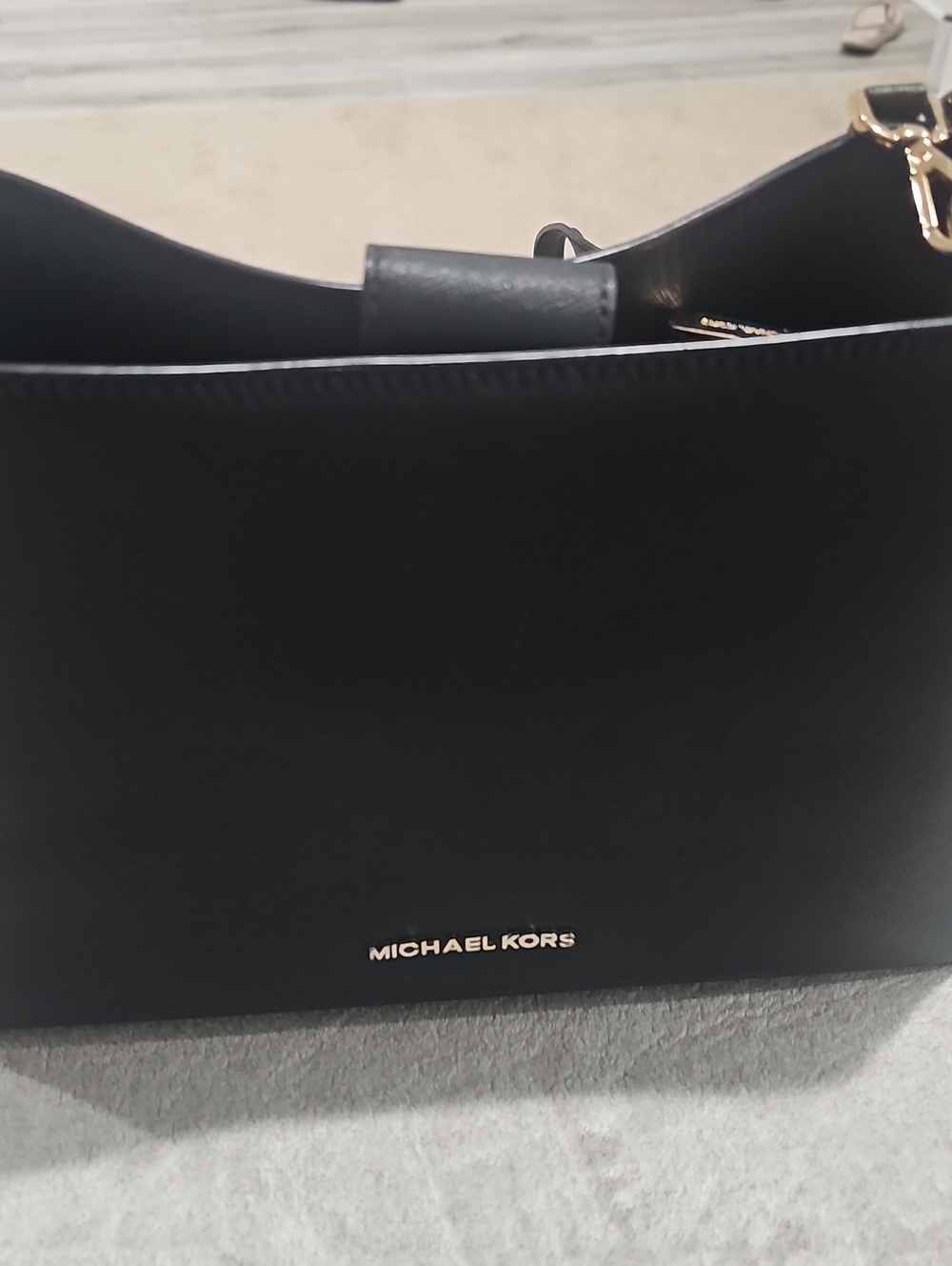 Michael Kors Black Leather Shoulder Bag with Gold Chain Detail - Picture 10 of 10